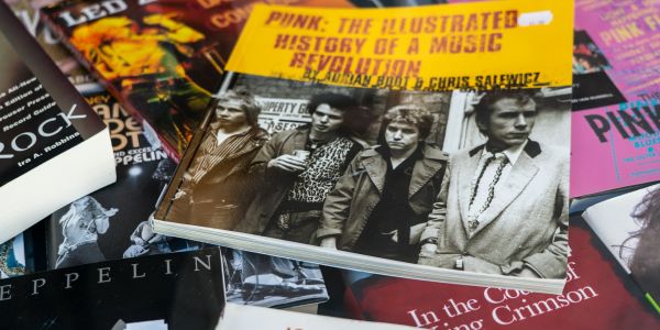 11+1 Μουσικά Βιβλία για το Καλοκαίρι